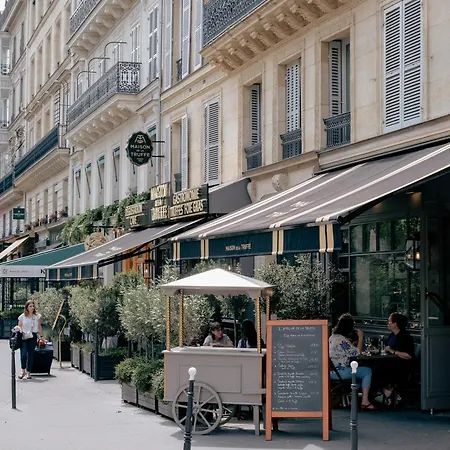 Veeve - Exalted Heights Apartment Paris